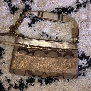 Coach shoulder Pochette/wristlet